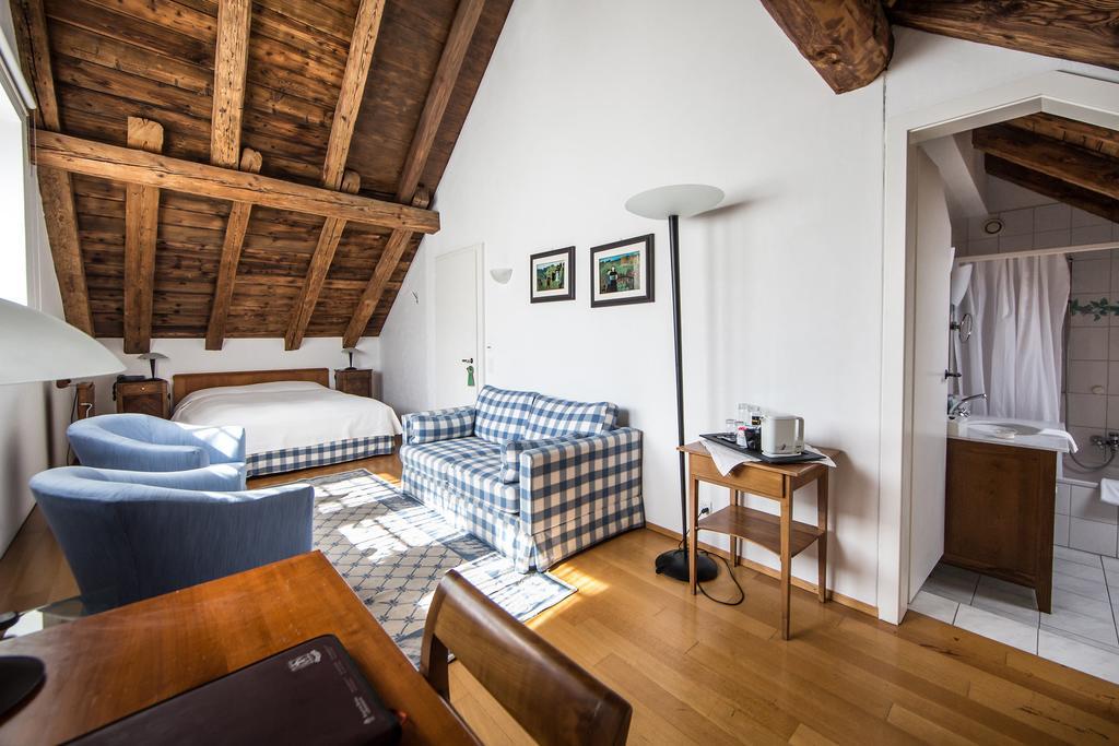 Hotel Restaurant Au Sauvage Fribourg Pokoj fotografie